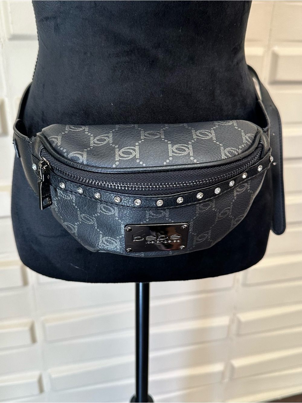 bebe Black Monogram Studded Belt Bag Y2K, noir, 31”-38” adjustable